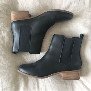 GAP Leather Chelsea Boots